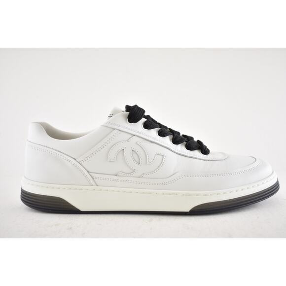 Chanel 24P White Black Leather CC Logo Flat Lace Up Runner Trainer Sneaker 42 - Picture 2 of 15